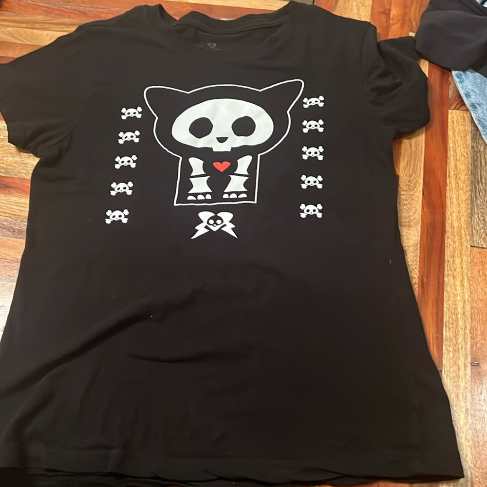 Skelanimals medium black fitted shirt NWOT